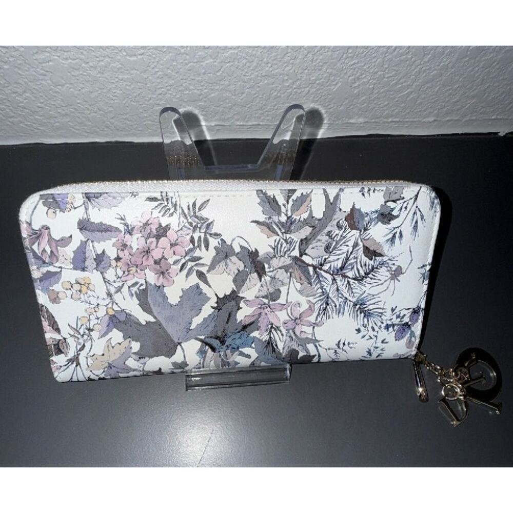 Dior - Christian Dior Voyageur Saisons Floral Long Wallet
